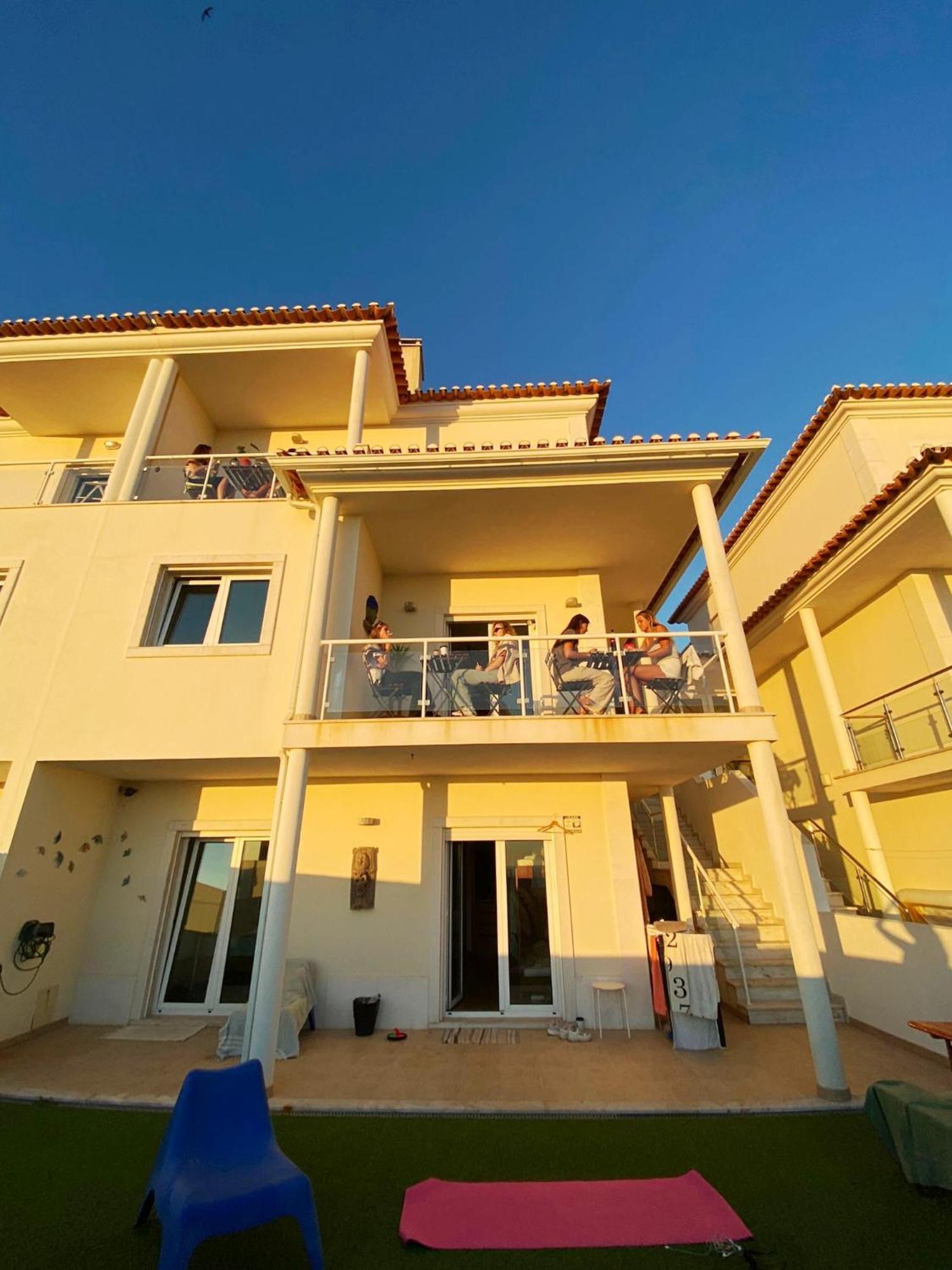 Arthouse Surf Ericeira Hotell Eksteriør bilde